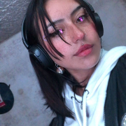 cloe_tay1