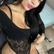 saraa_white