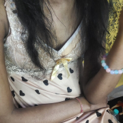 Nia_hottie-