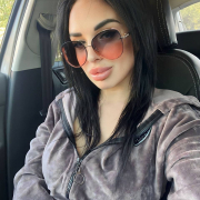 Molli_Hot