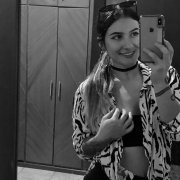 Mia__Thomson
