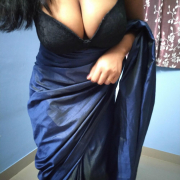 Hot_saraa