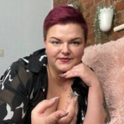 Grace_kisses