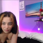 caroline_hot1