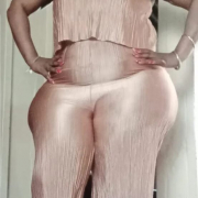 HugeCurveAssXxX