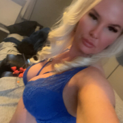 Ariana_None_Nude_Model