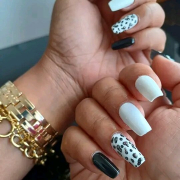cardi_queenbeaute