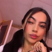 daniela_evans25