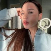shining_brunette