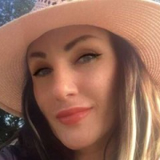 DAkotaHot77