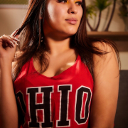 Leah_jones