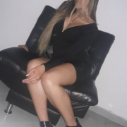 laura_steele7
