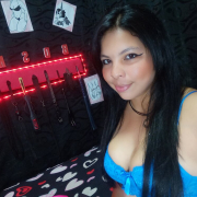 NICKI---Submissive