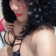 Lia_White14