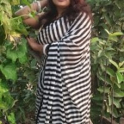 Hot-Nayna
