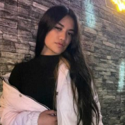 Chiara-tay