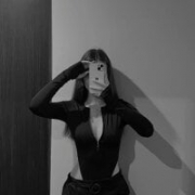 queen_shy