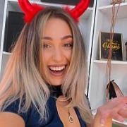 BiaTeenBlondie