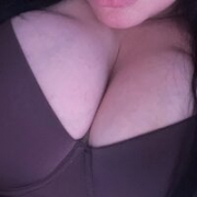 Buxom_Bella77