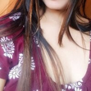 Busty-Priya