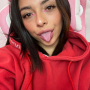 Yovng__Lauu