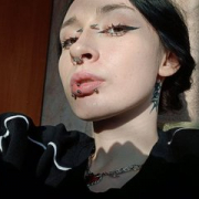 Juicy-Vikki