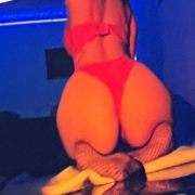 amelia_khan