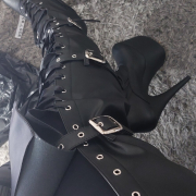 Chloe_11Inche