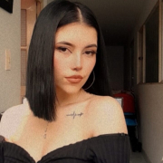 Adriana_t