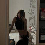 nikki_tompson