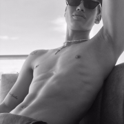 Cris_boyhot02