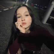 ella_simons