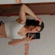Leah_halton8