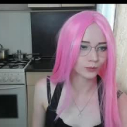 moni_pink