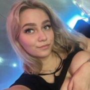 chloe_blond