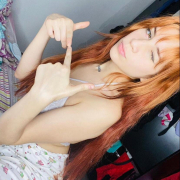 Hilaryone_