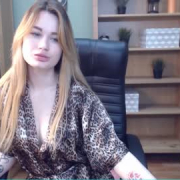 mona_lovely_