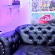 petty_brunette