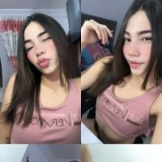 Emma_Moore8