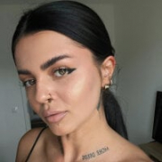 mia_moore01