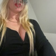 Sexyblondebigbattygal