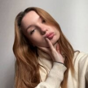 Lia_Glow