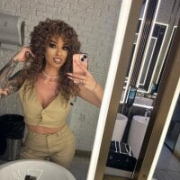 ava_wayne
