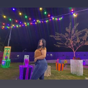 Issa_curvy02