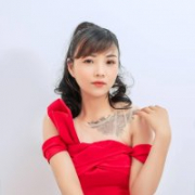 Chloe_100