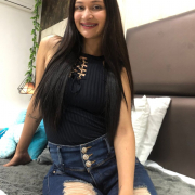 mia_anniston