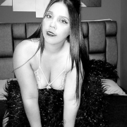 SARA_HOT_HOT