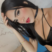 Mia_Yani