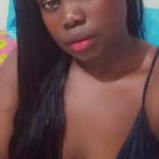 Zoe_Hils_