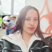 Chloe_2-4